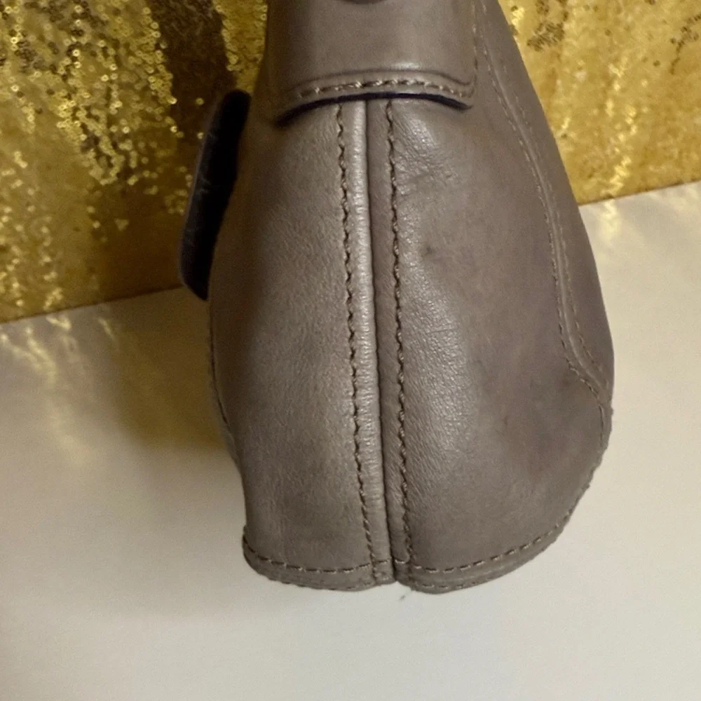 Fossil Hanover Leather Shoulder Bag in a gray color